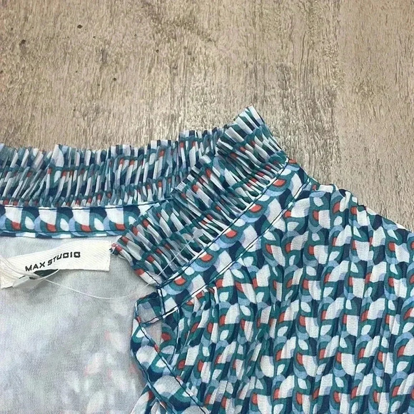 Max Studio blouse, NWT, size Small. - Picture 7 of 7